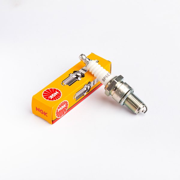 شمع موتور NGK کاربراتور مدل BP6ES-92548