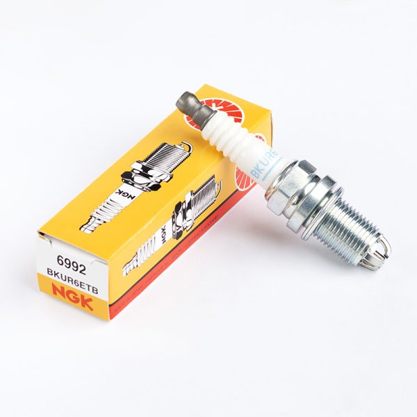 شمع ۳ پلاتین ان جی کی (NGK) مدل BKUR6ETB-6992